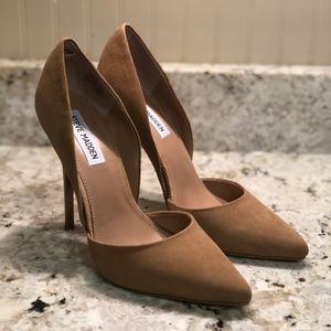 Steve Madden Varcityy Sand Suede Heels